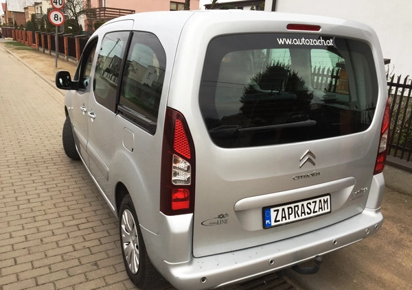 Citroen Berlingo cena 33900 przebieg: 145000, rok produkcji 2015 z Gościno małe 191